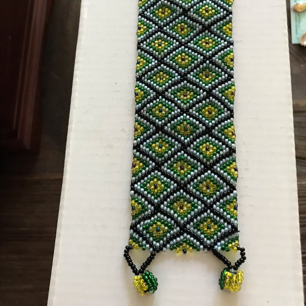 Multi color beaded bracelet